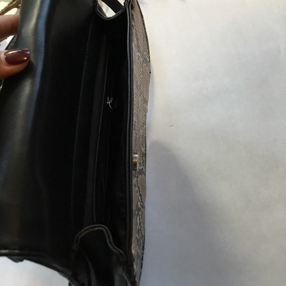 Nine West Black&Tan Python Print CrossBody Bag - Picture 5 of 8